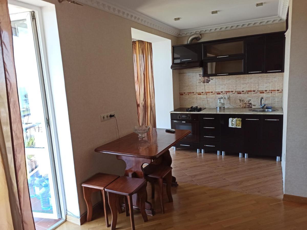 Apartment Near Sea Сухумі Екстер'єр фото